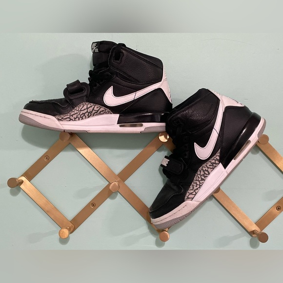 Jordan Legacy 312 High top Sneakers - Picture 6 of 9